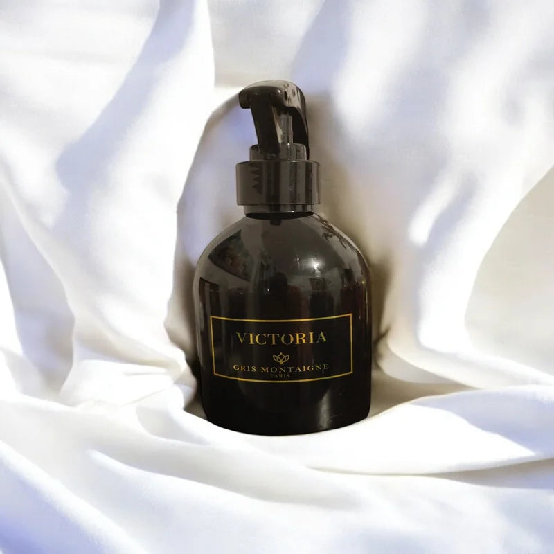 victoria gris montaigne paris